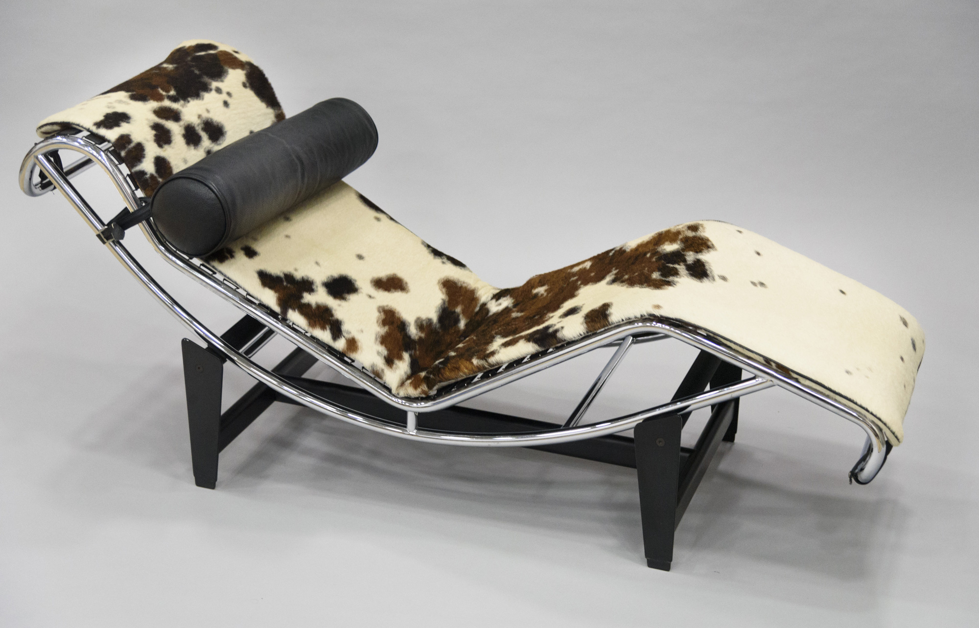 DIVÁN CHAISE LONGUE DISEÑO LE CORBUSIER