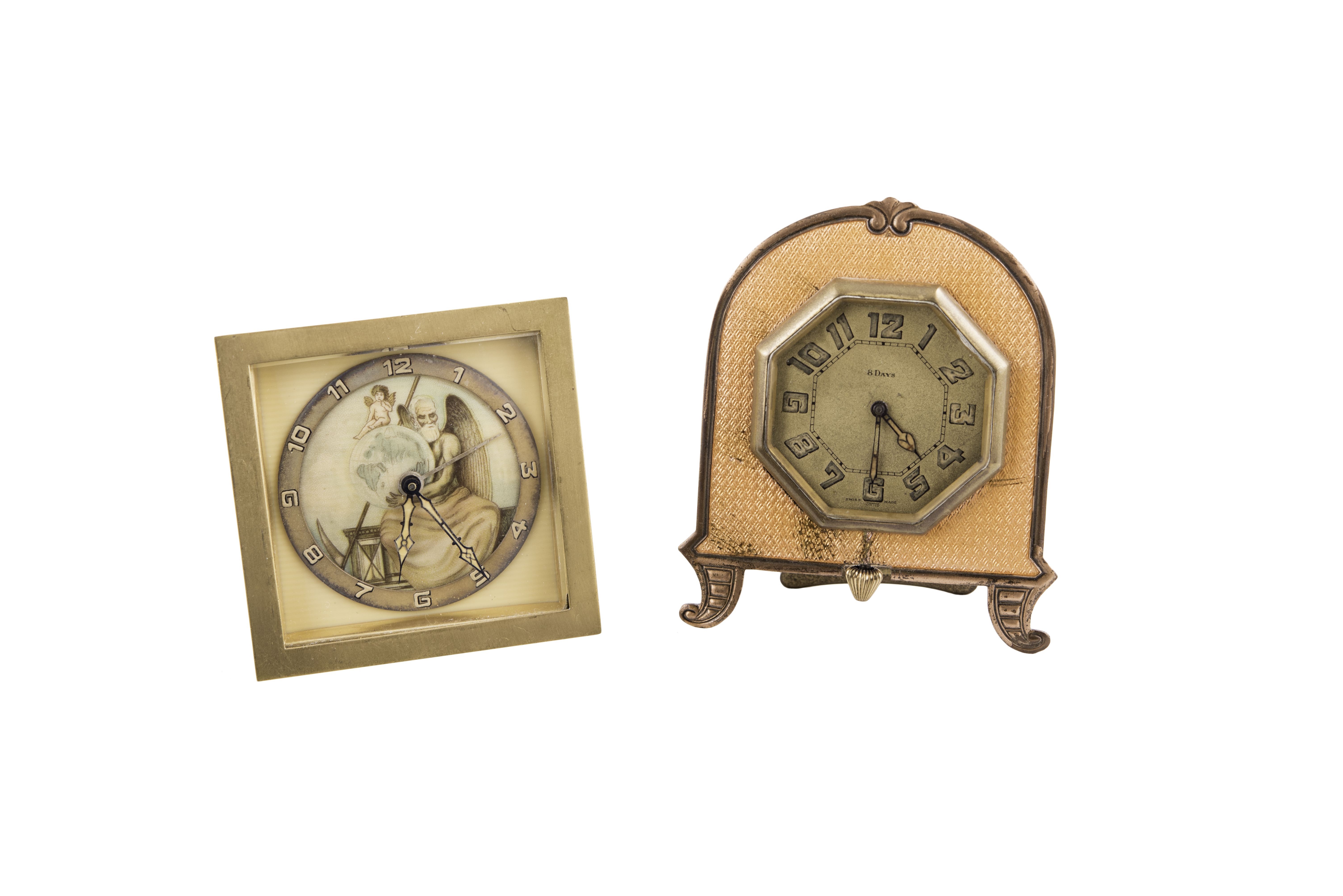 LOTE DE DOS RELOJES DE MESA UNO DE COBRE Y ESMALTE, C.1930