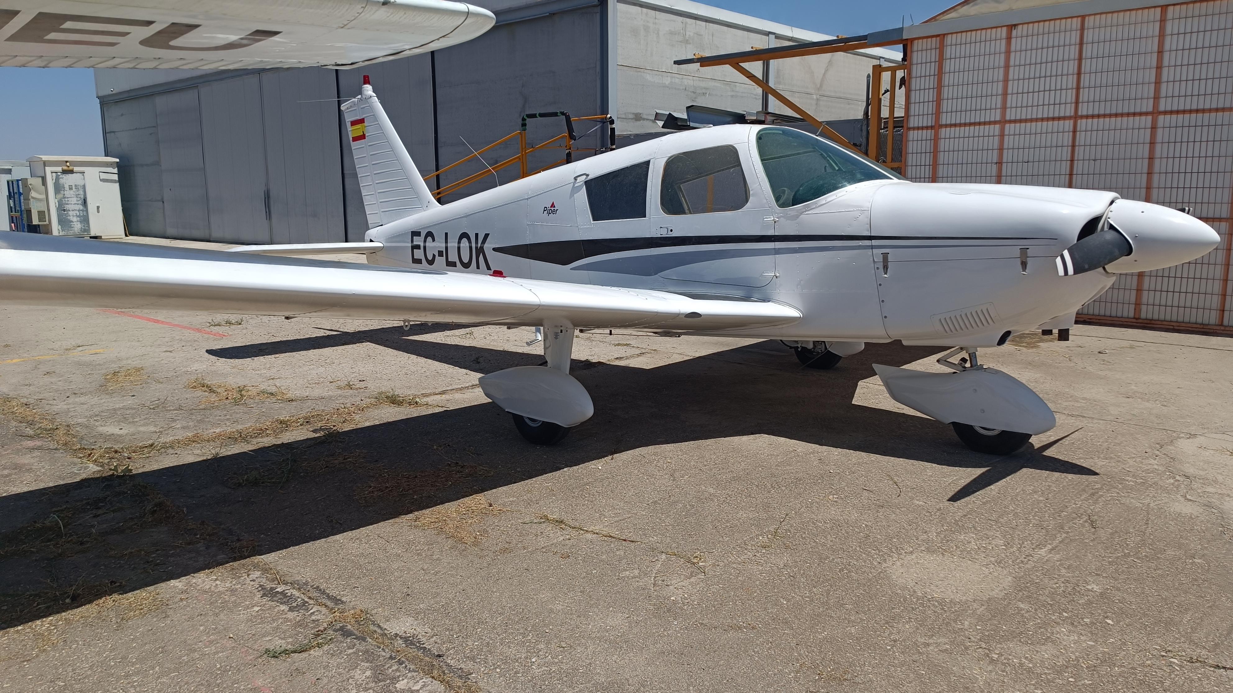 PIPER  CHEROKEE 180 C