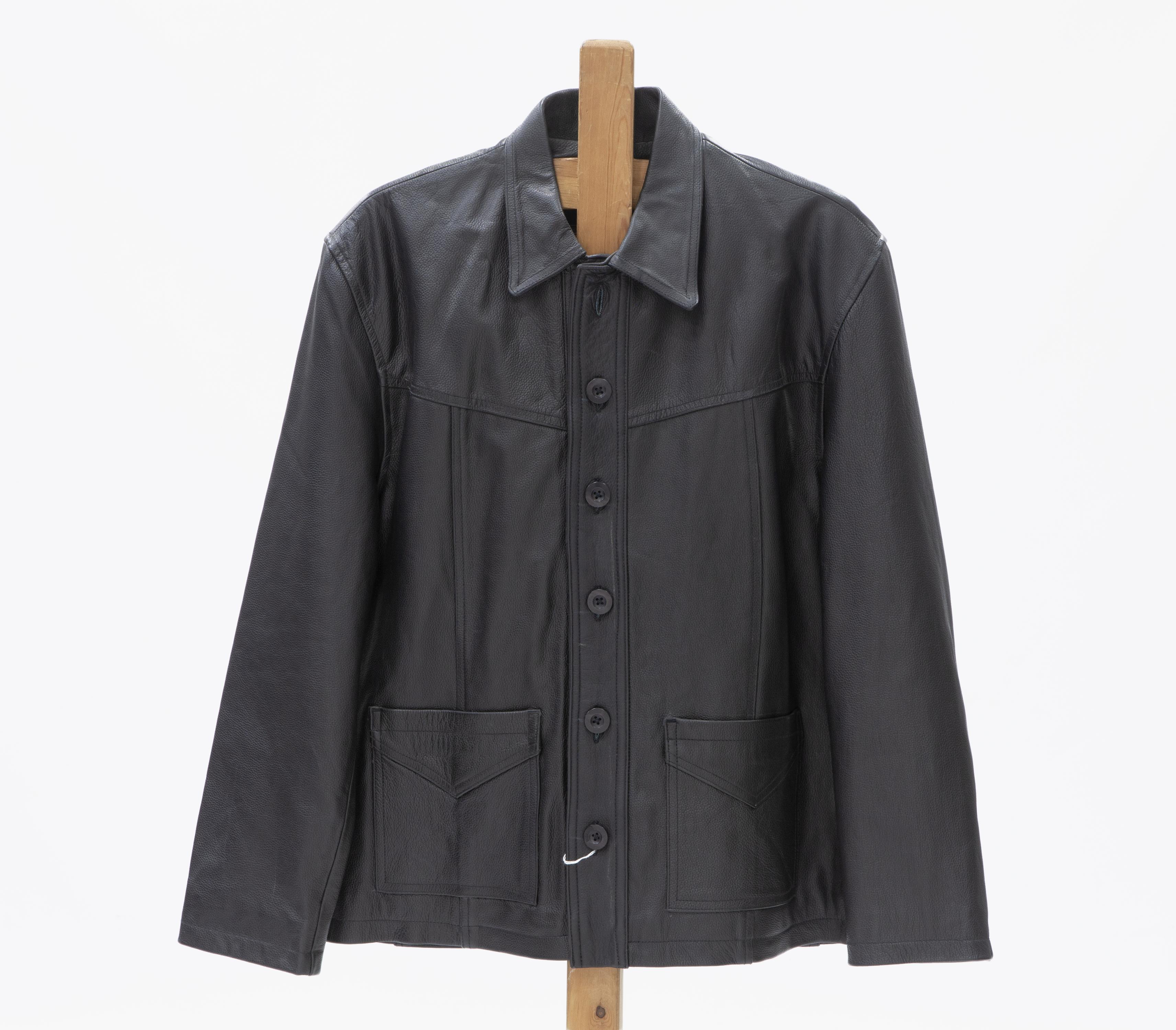 CHAQUETA DE HOMBRE EN CUERO NEGRO