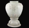 <span class='ref_item'>113 -</span> <span class="object_title">JARRÓN CON PEANA EN TONO BLANCO, SIGUIENDO MODELOS DE LA DINASTÍA SONG, CHINA. </span>   <p><span class="technique_material">Porcelana</span><br><span class="technical_description">Jarrón con decoración modelada con varias figuras del ave fénix junto con motivos vegetales.<br/>Peana con decoración modelada con figuras de elefantes, con faltas.<br/>Peana 9 cm de altura.</span><br><span class="ALTO_HCES1">22,50 </span><span class="ALTOUMED_HCES1">cm.</span></p>