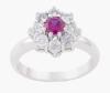 <span class='ref_item'>12 -</span> <span class="object_title">SORTIJA CON RUBÍ CENTRAL Y ORLA DE DIAMANTES EN ORO 18 KT</span>  <p><span class="technical_description">Realizada en oro de 18 kt. Destaca un rubí central en talla oval engastado en garras, con un peso aproximado de 1.72 ct, rodeado por una orla de diamantes en talla brillante engastados en garras, con un peso total aproximado de 0.60 ct.<br/> </span><br>Peso: <span class="PESO_HCES1">5,70</span> <span class="PESOUMED_HCES1">gr.</span><br></p>