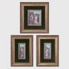<span class='ref_item'>129 -</span> <span class="object_title">CONJUNTO DE TRES IMPRESIONES BARNIZADAS</span>   <p><span class="technique_material">Madera</span><br><span class="technical_description">Barnizadas representando cuadros flamencos con marcos de madera tallasa y dorada.<br/>25 x 30 cm la mayor<br/>Enmarcadas</span><br><span class="ALTO_HCES1">63 </span><span class="ALTOUMED_HCES1">cm.</span>x<span class="ANCHO_HCES1">58 </span><span class="ANCHOUMED_HCES1">cm.</span></p>