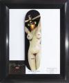 <span class='ref_item'>147 -</span> <span class="object_title">LADY HAVERSHAM, 2010</span>   <p><span class="author">GEORGE CONDO (Concord, EE.UU, 1957)</span> <br><span class="technique_material">Madera</span><br><span class="technical_description">En colaboración con la marca Supreme, George Condo realizó una edición de serigrafías plasmadas sobre un monopatín de madera que acompañó con el logo de la marca. Firmado por Condo con rotulador blanco. Procedencia: Piasa Auctions, París<br/>Con marco en madera teñida de negro y paspartú. Ligeros desperfectos.<br/>108 x 90cm con marco<br/>Estimación de mercado: 7.000&euro;-12.000&euro;</span><br></p>