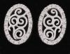 <span class='ref_item'>12 -</span>  <span class="object_title">PAREJA DE PENDIENTES EN ORO  18KT CON DIAMANTES</span><br><span class="technical_description">pareja de pendientes labrados en oro de 18 kt con cierre oega y diamantes talla brillante aprox 0.80 ct </span>  