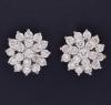 <span class='ref_item'>35 -</span>  <span class="object_title">PENDIENTES REALIZADOS EN ORO DE 18 KT. Y DIAMANTES </span><br><span class="technical_description">Pendientes en oro de 18 kt. compuestos por roseta de diamantes en talla brillante engastado en garras con un peso total aprox de 1.70 ct. <br/>Cierre de presión. </span>  