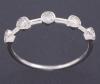<span class='ref_item'>111 -</span>  <span class="object_title">SORTIJA CINTILLO EN ORO DE 18 KT CON DIAMANTES</span><br><span class="technical_description">Sortija en oro de 18 kt. con cinco diamantes talla brillante, engastados en chatones separados.<br/>Peso total aprox. en diamantes: 0.30 ct. </span>  