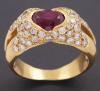 <span class='ref_item'>42 -</span>  <span class="object_title">SORTIJA DE ORO DE 18 KT. CON RUBÍ Y DIAMANTES</span><br><span class="technical_description">Sortija de oro 18 kt. con rubí en talla oval de peso aprox 1,20 ct engastado en chatón con brazo de diamantes en talla brillante con un peso total aprox. de 1,20 ct. <br/>Ref: 1.76.9239</span>  