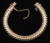 <span class='ref_item'>2 -</span> <span class="object_title">PULSERA DE SEÑORA EN ORO 18 KT DE ESLABONES FLEXIBLES </span>  <p><span class="technical_description">Pulsera de señora realizada en oro 18 kt de eslabones flexibles y anillas. <br/>Cierre de lengüeta y cadena de seguridad. <br/>21 cm de longitud</span><br>Peso: <span class="PESO_HCES1">28,80</span> <span class="PESOUMED_HCES1">gr.</span><br></p>