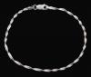 <span class='ref_item'>35 -</span> <span class="object_title">PULSERA EN PLATA DE LEY </span>  <p><span class="technical_description">Pulsera retorcida realizada en plata de ley.<br/>18 cm de longitud.</span><br>Peso: <span class="PESO_HCES1">2,10</span> <span class="PESOUMED_HCES1">gr.</span><br></p>