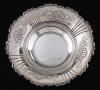 <span class='ref_item'>259 -</span> <span class="object_title">CENTRO EN PLATA DE LEY</span>  <p><span class="technical_description">Centro realizado en plata con decoración repujada de veneras. <br/>Con contrastes. <br/>Falta una pata. </span><br>Peso: <span class="PESO_HCES1">394,60</span> <span class="PESOUMED_HCES1">gr.</span><br></p>