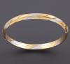 <span class='ref_item'>3 -</span> <span class="object_title">PULSERA DE MEDIA CAÑA EN ORO BICOLOR DE 18 KT </span>  <p><span class="technical_description">Pulsera de media caña realizada en oro bicolor de 18 kt. <br/>Cierre de pestaña.</span><br>Peso: <span class="PESO_HCES1">16,20</span> <span class="PESOUMED_HCES1">gr.</span><br></p>