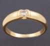 <span class='ref_item'>9 -</span> <span class="object_title">SORTIJA EN ORO 18 KT Y BRILLANTE CENTRAL</span>  <p><span class="technical_description">Sortija realizada en oro de 18 kt con un brillante central con un peso aproximado de 0.15 ct engastado en boquilla abierta.</span><br>Peso: <span class="PESO_HCES1">3,20</span><br></p>
