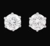 <span class='ref_item'>24 -</span> <span class="object_title">PENDIENTES DORMILONA EN ORO 18 KT </span>  <p><span class="technical_description"> Pendientes tipo dormilona realizados en oro de 18 kt con diamantes talla brillante engastados en grano, con un peso total aproximado de 0.70 ct. <br/>Cierre presión.</span><br>Peso: <span class="PESO_HCES1">1,50</span> <span class="PESOUMED_HCES1">gr.</span><br></p>