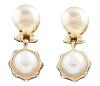<span class='ref_item'>182 -</span> <span class="object_title">PENDIENTES EN METAL DORADO, PERLAS DE IMITACIÓN Y PIEDRAS INCOLORAS </span>  <p><span class="technical_description">Pendientes de doble cuerpo con perlas y detalle de piedras incoloras en metal dorado. <br/>Cierre: Clip</span><br>Peso: <span class="PESO_HCES1">44,30</span> <span class="PESOUMED_HCES1">gr.</span><br></p>
