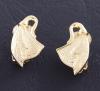 <span class='ref_item'>201 -</span> <span class="object_title">PAREJA DE PENDIENTES TIPO CRIOLLAS CON MOTIVO DE PLUMA EN METAL DORADO</span>  <p><span class="technical_description">Con un original diseño de pluma, en metal dorado. Cierre de clip con protector.</span><br>Peso: <span class="PESO_HCES1">12,60</span> <span class="PESOUMED_HCES1">gr.</span><br></p>