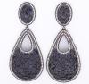 <span class='ref_item'>138 -</span> <span class="object_title">PENDIENTES EN PLATA RODIADA CON ZAFIROS Y CIRCONITAS</span>  <p><span class="technical_description">Pendientes realizados en plata 925 rodiada en negro con zafiros talla oval y circornitas. <br/>Cierre: Omega<br/>Longitud: 6,6cm</span><br>Peso: <span class="PESO_HCES1">23,90</span> <span class="PESOUMED_HCES1">gr.</span><br></p>
