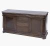 <span class='ref_item'>336 -</span> <span class="object_title">APARADOR ESTILO INGLÉS</span>   <p><span class="technique_material">Caoba </span><br><span class="technical_description">Aparador estilo inglés en caoba, tres cajones en el frente y laterales con puertas. <br/>Con llave. </span><br><span class="ALTO_HCES1">70 </span><span class="ALTOUMED_HCES1">cm.</span>x<span class="ANCHO_HCES1">140 </span><span class="ANCHOUMED_HCES1">cm.</span>x<span class="GRUESO_HCES1">40 </span><span class="GRUESOUMED_HCES1">cm.</span></p>