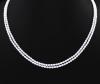 <span class='ref_item'>11 -</span> <span class="object_title">COLLAR DE PERLAS DE AGUA CON CIERRE DE ORO</span>  <p><span class="technical_description">Collar de tres vueltas de perlas cultivadas en agua dulce con cierre realizado en oro de 18 kt. </span><br>Peso: <span class="PESO_HCES1">27,5</span> <span class="PESOUMED_HCES1">gr.</span><br></p>
