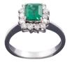 <span class='ref_item'>231 -</span> <span class="object_title">SORTIJA EN ORO 18KT, ESMERALDA Y DIAMANTES</span>  <p><span class="technical_description">Sortija realizada en oro de 18kt con una esmeralda en su talla cuadrada de aproximadamente 0.40ct engastada en garras orlada por diamantes talla brillante engastados en garras con un peso total aprox de 065ct. <br/>Medida Sortija: 15</span><br>Peso: <span class="PESO_HCES1">4,80</span> <span class="PESOUMED_HCES1">gr.</span><br></p>