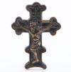 <span class='ref_item'>153 -</span> <span class="object_title">CRUZ DE COLGAR Y SOBREMESA EN BRONCE (S.XX)</span>   <p><span class="author">MAX LE VERRIER (Neuilly-sur-Seine, 1891- París, 1973)</span> <br><span class="technique_material">Bronce</span><br><span class="technical_description">Cruz realizada en bronce que representa a Cristo crucificado en una cruz lobulada y la grabación Alfa y Omega. En el reverso aparece la firma del autor y la numeración 1165.<br/>Con soporte para colocar de pie y colgar.<br/>Medidas: 11x8cm</span><br></p>