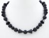 <span class='ref_item'>202 -</span> <span class="object_title">COLLAR DE ÓNIX</span>  <p><span class="technical_description">Collar corto compuesto por tallas esféricas y cónicas alternándose en una composición geométrica. Broche en forma de bola en metal palteado y adornado con circonitas. Cierre con tornillo.<br/>Longitud: 40 cm</span><br>Peso: <span class="PESO_HCES1">76,10</span> <span class="PESOUMED_HCES1">gr.</span><br></p>