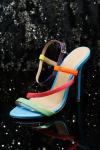 <span class='ref_item'>11 -</span> <span class="object_title">Sandalia Rainbow TALLA 36</span>  <p><span class="technical_description">La Sandalia Rainbow es una combinación de 6 colores de charol flúor en piel de vacuno sustentada por un tacón de aguja de 9,5 cms de alto, un zapato artesanal fabricado en España (Elda).<br/>Respecto a los materiales empleados en el interior se ha optado por el forro de cabra, mientras que en la suela se ha utilizado cuero apomazado en color natural. <br/>Por último, la hebilla es de “níquel eco free” libre de cromo antibacterial.<br/>A lo anterior se han añadido una almohadilla de gel confort de 4 mm para dar mayor comodidad al zapato. <br/> </span><br></p>