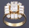 <span class='ref_item'>107 -</span> <span class="object_title">SORTIJA DE ORO DE 18KT Y DIAMANTES</span>  <p><span class="technical_description">Sortija realizada en oro de 18kt con diamante central en talla esmeralda engastado en garras con peso total aprox 1,25ct y con una estimación de color y pureza: F-WS1, y orla de diamantes en talla brillante y baguette con un peso total aprox de 1,10ct<br/>Peso total aprox de los diamantes: 2,35ct<br/>Medida Sortija: 13</span><br>Peso: <span class="PESO_HCES1">6,90</span> <span class="PESOUMED_HCES1">gr.</span><br></p>