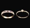 <span class='ref_item'>148 -</span> <span class="object_title">DOS SORTIJAS UNA  EN ORO DE 18KT Y OTRA EN ORO DE 14KT</span>  <p><span class="technical_description">Alianza realizadas en oro de 18kt, adornada de zafiros incoloros y rubíes. Y sortija realizada en oro de 14 kt<br/>Medida Sortija: 18<br/>Medida Alianza: 19</span><br>Peso: <span class="PESO_HCES1">3</span> <span class="PESOUMED_HCES1">gr.</span><br></p>