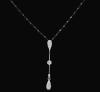 <span class='ref_item'>92 -</span> <span class="object_title">COLGANTE EN ORO DE 18KT, DIAMANTES Y CADENA DE PLATA</span>  <p><span class="technical_description">Colgante realizado en oro de 18kt de diseño vertical con detalle circular cuajado de diamanates, barritas de oro y en los extremos detalle en forma de gota cuajado de diamantes. Peso total aprox de los diamantes: 0,42ct.<br/>Se acompaña de cadena de plata con cierre mosquetón.<br/>Longitud de la cadena: 42cm</span><br>Peso: <span class="PESO_HCES1">4,80</span> <span class="PESOUMED_HCES1">gr.</span><br></p>