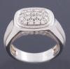 <span class='ref_item'>19 -</span> <span class="object_title">SORTIJA DE ORO DE 18KT Y DIAMANTES</span>  <p><span class="technical_description">Sortija realizada en oro de 18kt. En los hombros oro mate y compuesta en su parte central por diamantes en talle brillante engastados en pavé con un peso total aprox de 0,40ct<br/>Medida Sortija: 14</span><br>Peso: <span class="PESO_HCES1">9,90</span> <span class="PESOUMED_HCES1">gr.</span><br></p>