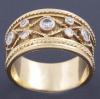 <span class='ref_item'>13 -</span> <span class="object_title">SORTIJA DE ORO DE 18KT ESTILO MALPICA YANES</span>  <p><span class="technical_description">Sortija realizada en oro de 18kt estilo colección Malpica de Yanes, adornada con diamantes en talla brillante con un peso total aprox de 0,30ct<br/>Medida Sortija: 15</span><br>Peso: <span class="PESO_HCES1">11,30</span> <span class="PESOUMED_HCES1">gr.</span><br></p>