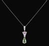 <span class='ref_item'>21 -</span> <span class="object_title">COLGANTE CON CADENA EN ORO DE 18KT, MORGANITA, TSAVORITA Y DIAMANTE</span>  <p><span class="technical_description">Colgante con cadena realizado en oro de 18kt compuesto por una morganita en talla trillón engastada en garras con un peso total aprox de 1ct y una tsavorita en talla perilla engastada en garra con un peso total aprox de 0,50ct. Les une un diamante en talla brillante engastado en garra con un peso total aprox 0,03ct<br/>Longitud de la cadena: 40cm</span><br>Peso: <span class="PESO_HCES1">2,40</span> <span class="PESOUMED_HCES1">gr.</span><br></p>
