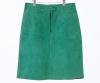 <span class='ref_item'>100 -</span> <span class="object_title">FALDA EN ANTE VERDE</span>   <p><span class="technique_material">Cuero</span><br><span class="technical_description">Talla: 48</span><br></p>