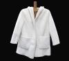 <span class='ref_item'>114 -</span> <span class="object_title">CHAQUETA DE MUJER REVERSIBLE EN BEIGE</span>   <p><span class="technical_description">Chaqueta de señora con capucha y reversible. Con imitación de pelo corto en uno de los lados<br/>Talla 38-40</span><br></p>