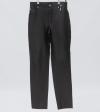 <span class='ref_item'>50 -</span> <span class="object_title">PANTALÓN DE MUJER EN CUERO COLOR MARRÓN</span> <span class="technique_material">Cuero</span>   <p><span class="object_title">PANTALÓN DE MUJER EN CUERO COLOR MARRÓN</span><br><span class="technique_material">Cuero</span><br><span class="technical_description">Con botonadura.<br/>Ligero desperfecto en una costura<br/>Talla: 44<br/> </span><br></p>