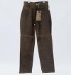 <span class='ref_item'>79 -</span> <span class="object_title">PANTALÓN DE MUJER EN CUERO COLOR MARRÓN EFECTO ENVEJECIDO</span>   <p><span class="technique_material">Cuero</span><br><span class="technical_description">Marca: Lostman<br/>Talla: 40<br/> </span><br></p>