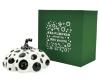 <span class='ref_item'>206 -</span> <span class="object_title">NAOSHIMA BLACK & WHITE</span>   <p><span class="author">YAYOI KUSAMA (Japón, 1929)</span> <br><span class="technical_description">Calabaza en resina decorada en negro y blanco<br/>En su caja verde. Estampación del nombre de la autora en la base.<br/>Diámetro: 14cm</span><br></p>