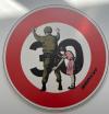 <span class='ref_item'>90 -</span> <span class="object_title">REROAD SIGN</span>   <p><span class="technical_description">Impresión de señal de tráfico sobre aluminio. Reproducción de Bansky. Niña registrando a un soldado. Edición limitada de 20. Firmado en plancha "BANKSY (after)".<br/>Con certificado de autenticidad del impresor en la parte trasera como reproducción</span><br><span class="ALTO_HCES1">39 </span><span class="ALTOUMED_HCES1">cm.</span>x<span class="ANCHO_HCES1">39 </span><span class="ANCHOUMED_HCES1">cm.</span></p>