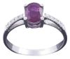<span class='ref_item'>76 -</span> <span class="description">SORTIJA EN ORO DE 18KT, RUBÍ Y DIAMANTES</span>  <p><span class="description">Sortija realizada en oro de 18kt con rubí central en talla oval engastada en garras con un peso total aprox de 1,10ct y en los hombros diamantes en talla brillante con un peso total aprox de 0,25ct<br>Medida Sortija: 14<br> <br>Peso: 2,5 gr.</span></p>