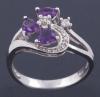 <span class='ref_item'>211 -</span> <span class="object_title">SORTIJA EN ORO DE 18KT, AMATISTAS Y DIAMANTES</span>  <p><span class="technical_description">Sortija realizada en oro de 18kt con un diseño calado en el que van engastadas tres amatistas en talla trillón con un peso total aprox de 0,64ct adornadas con diamantes en talla brillante con un peso total aprox de 0,09ct.<br/>Medida Sortija: 12</span><br>Peso: <span class="PESO_HCES1">3,20</span> <span class="PESOUMED_HCES1">gr.</span><br></p>