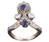 <span class='ref_item'>147 -</span> <span class="object_title">SORTIJA LANZADERA EN ORO BICOLOR DE 18KT, ZAFIROS Y BRILLANTES </span>  <p><span class="technical_description">Sortija lanzadera realizada en oro bicolor de 18kt, con contraste. Destacan dos zafiros, uno en talla perilla y otro en talla redonda, ambos engastados en garras, con un peso total aprox de 1.47ct. Acompañados de diamantes en tallas brillante y antiguas, engastados en grano, chatón y garras, con un peso total aprox de 0.95ct.<br/>Medida Sortija: 15</span><br>Peso: <span class="PESO_HCES1">6,30</span> <span class="PESOUMED_HCES1">gr.</span><br></p>