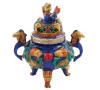 <span class='ref_item'>205 -</span> <span class="object_title">INCENSARIO EN BRONCE Y ESMALTE CLOISONNÉ. S.XX</span>   <p><span class="technical_description">Decorado todo ello con distintos tipos de animales. La tapa tiene relieve de un felino y cuatro elefantes alrededor, todo ello bellamente decorado en esmalte cloisonné. En la parte de abajo aparece el sello del fundidor o fabricante. Siglo XX<br/>Medidas: 16 x 13 x 9,5cm</span><br><span class="PESO_HCES1">695 </span><span class="PESOUMED_HCES1">gr.</span><br></p>