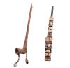 <span class='ref_item'>177 -</span> <span class="object_title">PAREJA DE DOS PIPAS AFRICANAS TALLADAS EN HUESO Y CERÁMICA</span>   <p><span class="technical_description">Pareja de dos pipas africanas para fumar, una en hueso y otra en cerámica, talladas. La de hueso tallado hecha de dos cuerpos y decoración sogueada. La otra de cerámica con funda de cuero cosida a mano y abalorios colgantes de distintos colores. Posiblemente S.XIX. En perfecto estado de uso.<br/>Medidas: 35,5cm la de hueso y 30cm la de cerámica</span><br><span class="PESO_HCES1">428,3 </span><span class="PESOUMED_HCES1">gr.</span><br></p>