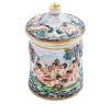 <span class='ref_item'>215 -</span> <span class="object_title">RECIPIENTE EN POCERLANA CAPODIMONTE</span>  <p><span class="technical_description">Pequeño recipiente de porcelana con tapa. Bellamente decorado, reflejando angelotes de fiesta. Con la marca de Capodimonte en la parte inferior.<br/>Altura: 12cm</span><br></p>