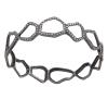 <span class='ref_item'>66 -</span> <span class="object_title">PULSERA EN PLATA DE LEY PAVONADA Y DIAMANTES</span>  <p><span class="technical_description">Pulsera realizada en plata de ley pavonada de aro rígido calado. Adornada por diamantes en talla 8/8 engastados en grano con un peso total aprox de 2.90ct. <br/>Diámetro: 6,3cm</span><br>Peso: <span class="PESO_HCES1">13,20</span> <span class="PESOUMED_HCES1">gr.</span><br></p>