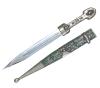 <span class='ref_item'>199 -</span> <span class="object_title">GRAN CUCHILLO MACHETE RUSO DE METAL PLATEADO, S.XIX-XX</span>   <p><span class="technical_description">Espadín cuchillo ruso con hoja de acero. Con vaina incluida, decorada con dibujo tipo filigrana. Siglo XIX-XX<br/>Longitud: 46cm incluyendo la empuñadura</span><br></p>