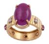 <span class='ref_item'>194 -</span> <span class="object_title">SORTIJA EN ORO 18KT, RUBÍES Y DIAMANTES</span>  <p><span class="technical_description">Sortija realizada en oro de 18kt con gran rubí central en cabujón oval y pequeños rubíes en cabujón redondo en el aro, engastados en garras, con peso total aprox de 8.20ct (8ct el grande, 0.20ct todos los pequeños). El aro gallonado también está adornado con diamantes en talla brillante, engastados en garra, con un peso total aprox de 0.20ct<br/>Se acompaña de copia de certificado EMIL Nº 72726-1<br/>Medida Sortija: 13</span><br>Peso: <span class="PESO_HCES1">11,10</span> <span class="PESOUMED_HCES1">gr.</span><br></p>