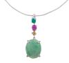 <span class='ref_item'>175 -</span> <span class="object_title">COLGANTE EN ORO 18KT, JADE, RUBÍ, ESMERALDA, ZAFIRO Y DIAMANTES, CON CADENA EN PLATA DE LEY</span>  <p><span class="technical_description">Colgante realizado en oro 18kt, con contrastes. Formado por cabujones ovales de esmeralda (aprox 0.20ct), rubí (aprox 0.30ct), engastados en garras, y talla cuadrada de zafiro dorado (aprox 0.15ct), engastado en bisel. Remata gran cabujón oval de jade, con un peso total aprox de 17ct, engastado en garras decoradas con diamantes en talla brillante, engastados en grano, con un peso total aprox de 0.06ct. <br/>Cadena "cola de ratón" realizada en plata de ley.<br/>Cierre: Reasa<br/>Longitud de la cadena: 40cm<br/>Medidas del colgante: 4 x 1,50cm</span><br>Peso: <span class="PESO_HCES1">12</span> <span class="PESOUMED_HCES1">gr.</span><br></p>
