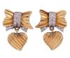 <span class='ref_item'>57 -</span> <span class="object_title">PENDIENTES EN ORO BICOLOR 18KT Y DIAMANTES</span>  <p><span class="technical_description">Pendientes con dos cuerpos y movimiento realizados en oro de 18kt. La parte superior con forma de lazo gallonado, adornado por diamantes en talla 8x8 engastados en grano con un peso total aprox de 0.40ct. Colgando detalles gallonados con forma de corazón<br/>Cierre: Omega<br/>Longitud: 2cm</span><br>Peso: <span class="PESO_HCES1">12,90</span> <span class="PESOUMED_HCES1">gr.</span><br></p>